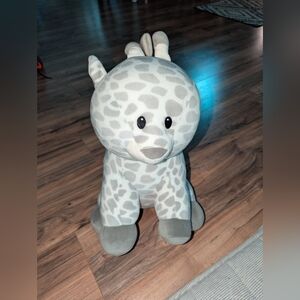 NWT Large TY Stuffed Animal Giraffe. Gracie The TY Giraffe. Large TY.